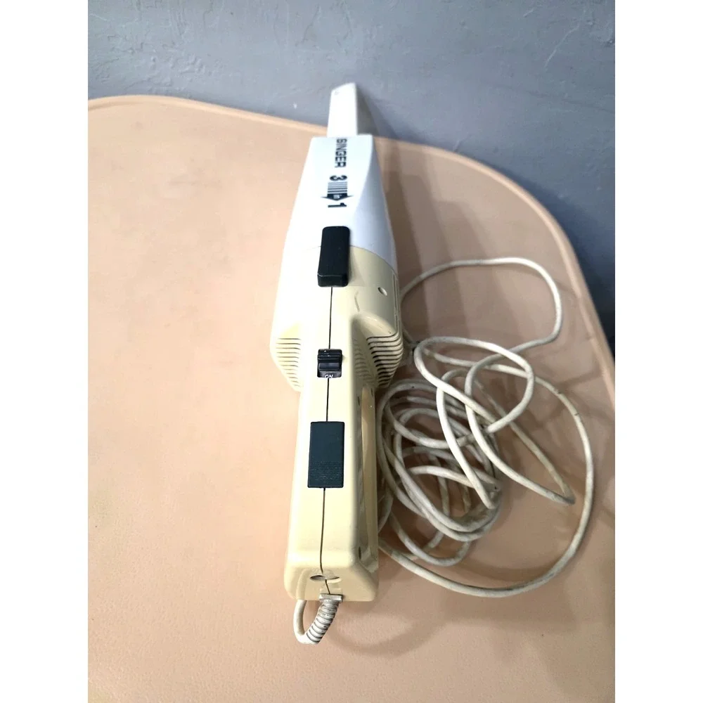 Vintage Singer 3 In‎ 1 Hand Held Vacuum Model 3HV100 Vacuum Cleaner Tested Works - Picture 2 of 12